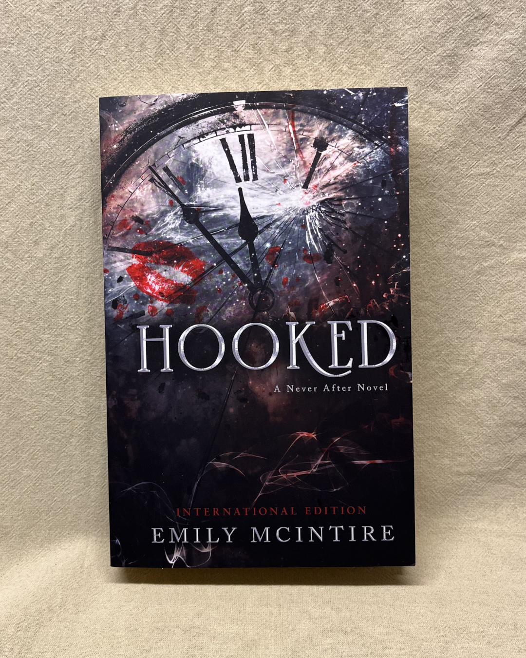 Anouk's Book Club | Hooked - Emily McIntire