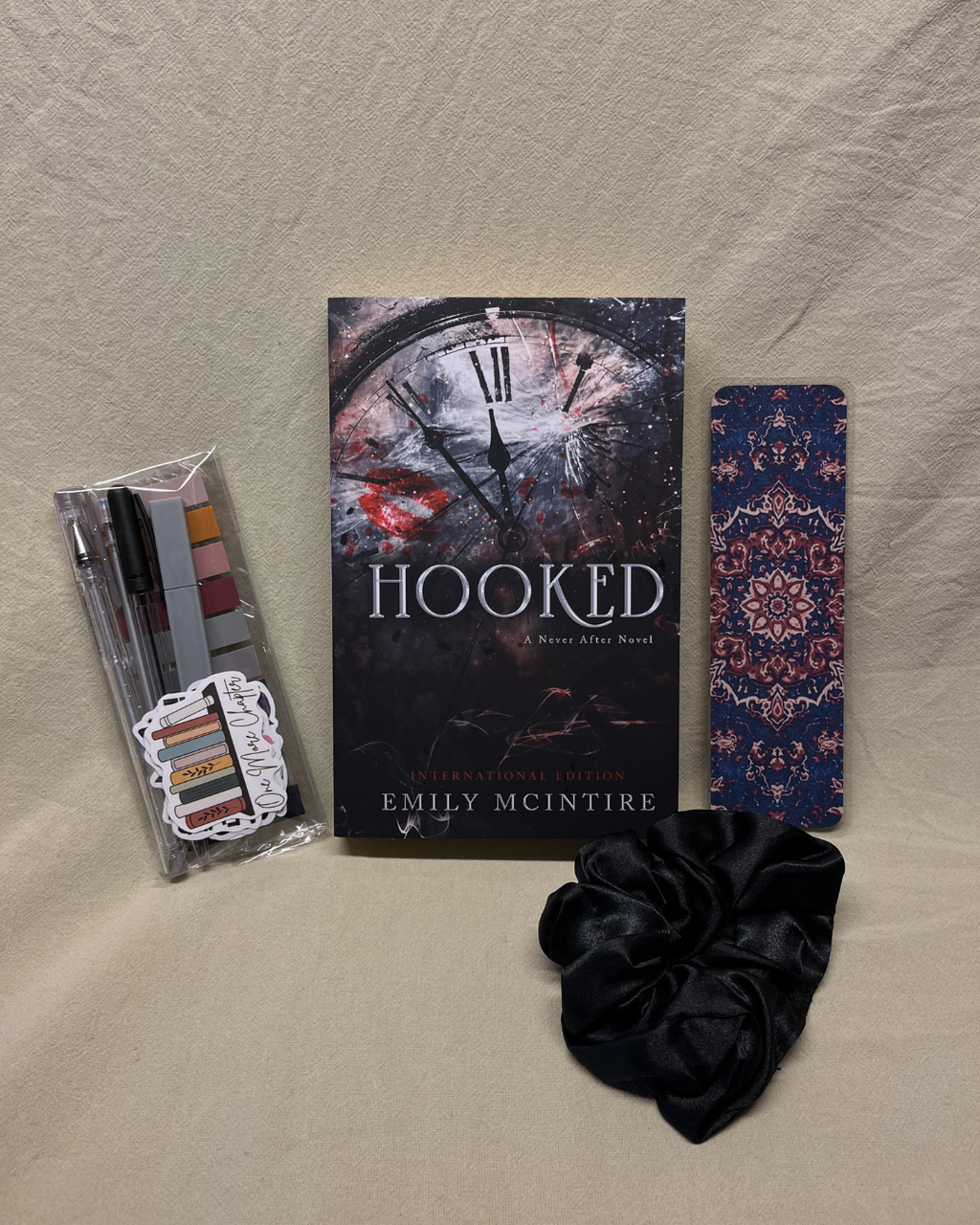Anouk's Book Club | Hooked - Emily McIntire
