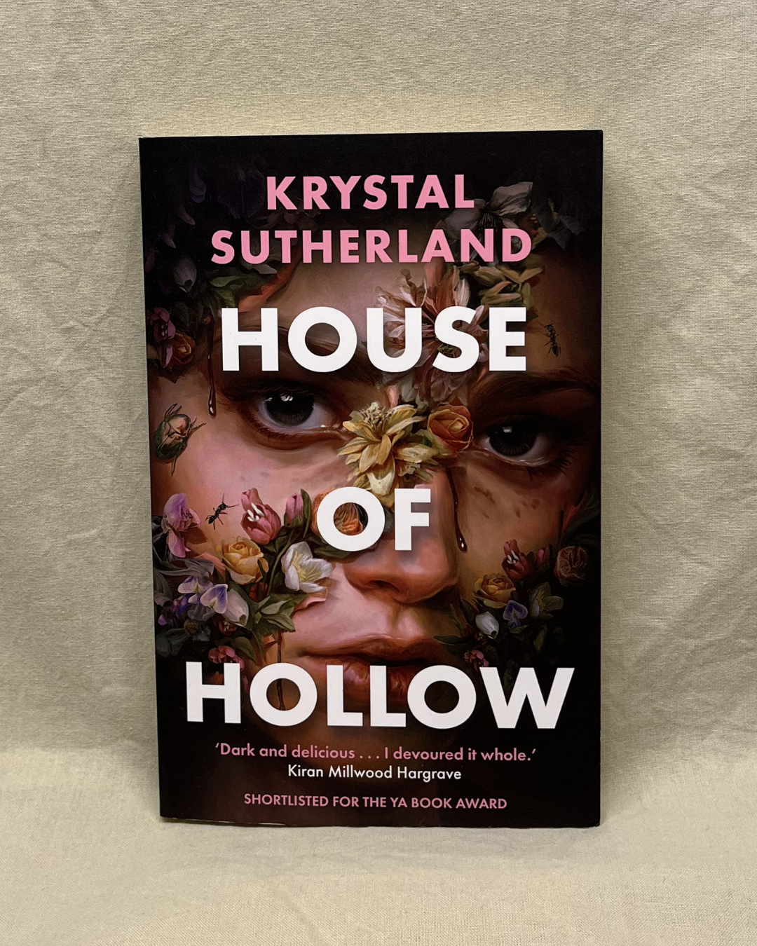 Anouk's Book Club | House of Hollow - Krystal Sutherland